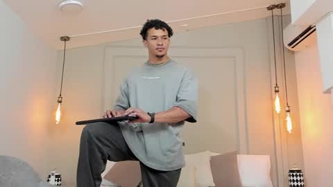 Dominick Star online show from February 2025 04:36:01 AM