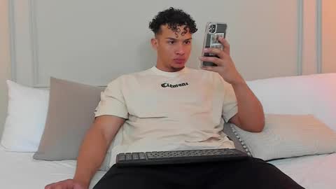 Dominick Star online show from March 2025 03:24:01 AM