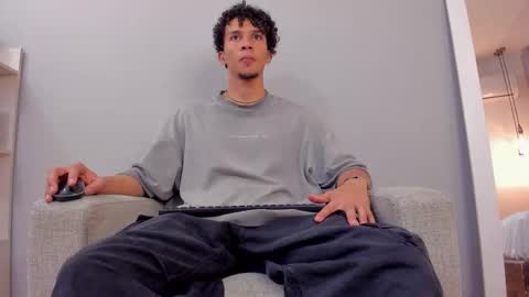 Dominick Star online show from October 2025 04:07:02 AM