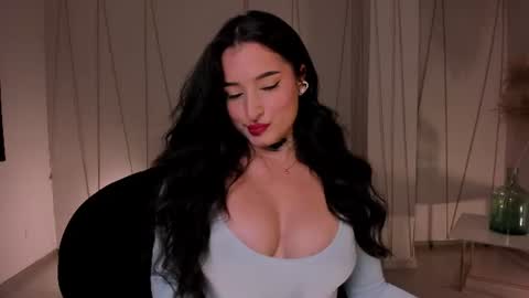 Dominique online show from July 2026 08:07:01 PM