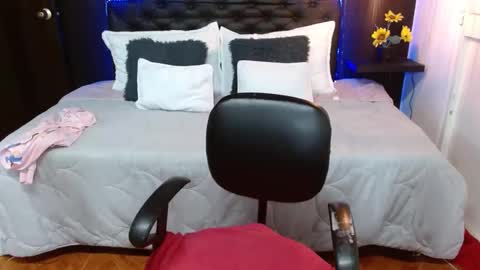 Snapshot of domink_gilr chatting on February 2025 03:02:02 AM D O M I N K online show from February 2025 03:02:02 AM