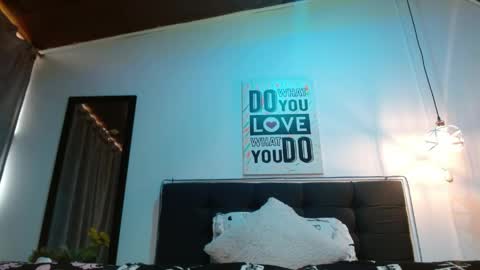  D O M I N K  online show from April 2026 07:41:01 PM