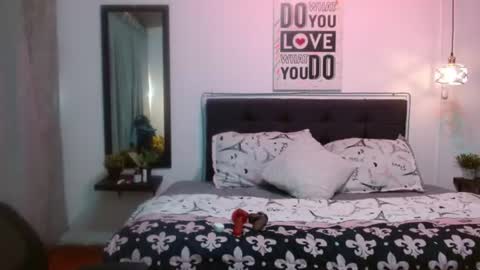 Snapshot of domink_gilr chatting on July 2026 07:27:02 PM D O M I N K online show from July 2026 07:27:02 PM