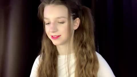 Kira online show from March 2026 05:04:01 PM