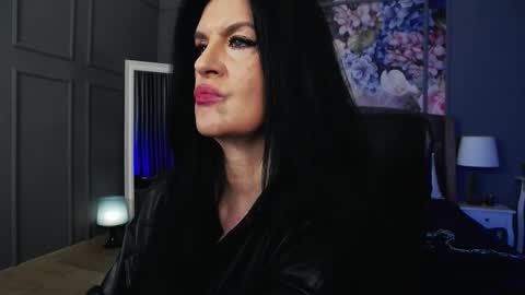 Snapshot of dommelisa chatting on December 2025 11:56:01 PM Dom Melisa online show from December 2025 11:56:01 PM