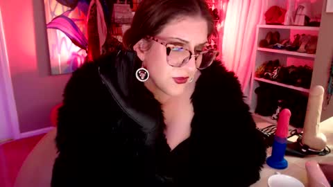 Snapshot of dommetomorrow chatting on December 2024 06:28:02 AM DommeTomorrow online show from December 2024 06:28:02 AM