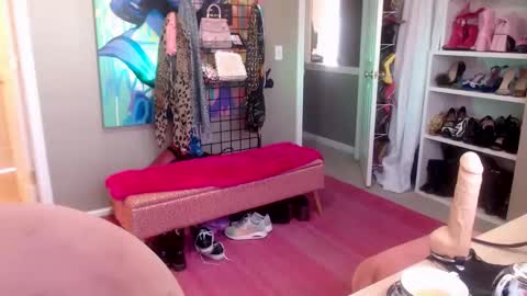 Snapshot of dommetomorrow chatting on January 2025 05:37:02 PM DommeTomorrow online show from January 2025 05:37:02 PM