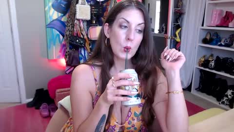 Snapshot of dommetomorrow chatting on September 2025 06:18:02 PM DommeTomorrow online show from September 2025 06:18:02 PM