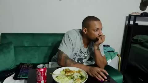 Snapshot of dong_masterson chatting on February 2026 01:46:01 AM Gifted online show from February 2026 01:46:01 AM