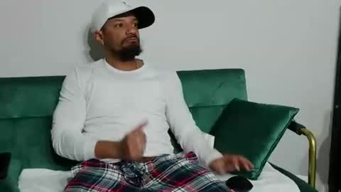 Snapshot of dong_masterson chatting on March 2026 11:49:01 AM Gifted online show from March 2026 11:49:01 AM