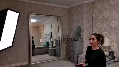 Donna online show from February 2026 07:10:01 PM