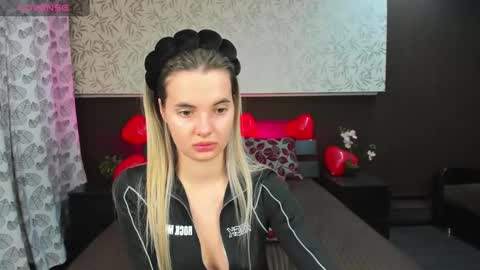 Snapshot of donnaaa_evans chatting on February 2025 03:34:02 AM Donna On GMT2 Mon-Fri 3-9 AM online show from February 2025 03:34:02 AM