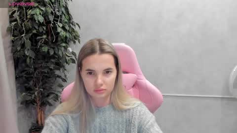 Snapshot of donnaaa_evans chatting on February 2025 12:09:01 AM Donna On GMT2 Mon-Fri 3-9 AM online show from February 2025 12:09:01 AM