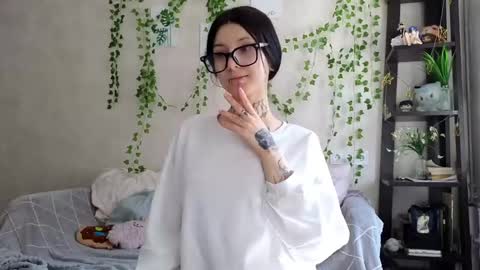DonnaHeartman online show from May 2026 10:00:01 AM