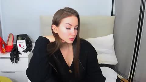 Snapshot of donnasensual chatting on November 2025 05:34:02 PM DonnaSensual online show from November 2025 05:34:02 PM