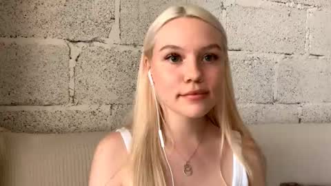 Snapshot of donnettakeblish chatting on October 2025 10:48:02 AM Stella online show from October 2025 10:48:02 AM