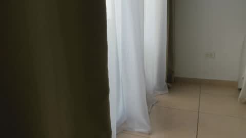 Donatella online show from February 2025 12:12:01 PM