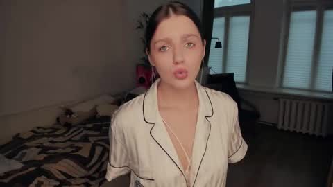 Snapshot of doramoonlurk chatting on November 2025 10:19:01 AM Joey online show from November 2025 10:19:01 AM