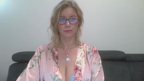 DoreenSexy online show from September 2025 07:48:01 PM