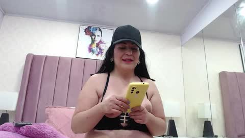 Anny online show from November 2025 12:44:02 PM