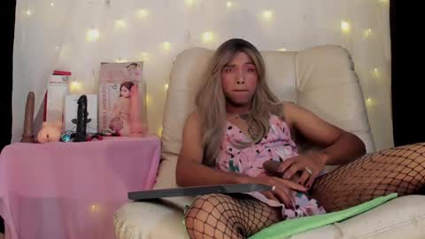 Nicolle online show from December 2024 11:24:02 PM