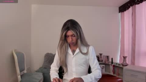 Nicolle online show from March 2025 01:42:01 PM