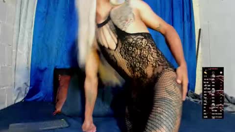 Nicolle online show from October 2025 07:55:02 PM