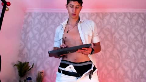 dorian_mystery online show from December 2024 11:07:02 AM