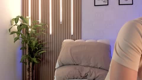 Snapshot of dorian_mystery chatting on February 2026 01:04:01 AM dorian_mystery online show from February 2026 01:04:01 AM