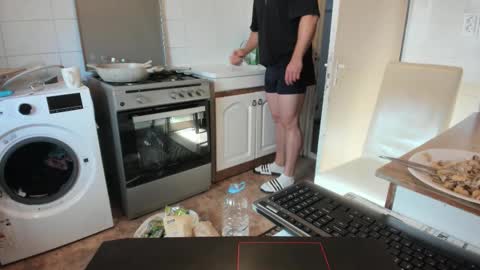 Snapshot of doriancretu95 chatting on September 2025 12:43:02 PM menu below online show from September 2025 12:43:02 PM