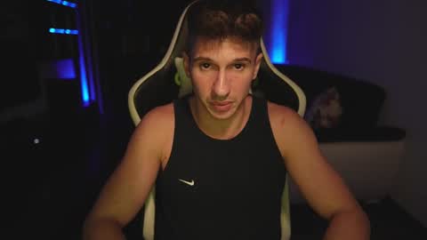 Dorian Reyes online show from August 2026 11:52:02 PM