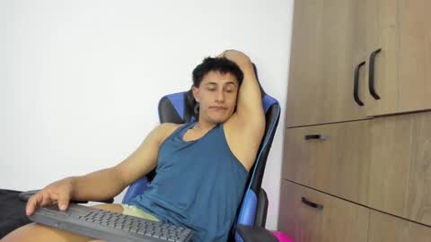 Snapshot of dorman_boy chatting on November 2025 06:43:01 PM dorman_boy online show from November 2025 06:43:01 PM