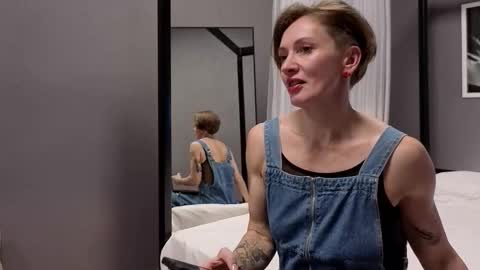 Dorothy Next stream on Monday at 3am-9am online show from November 2025 09:07:01 PM