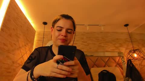  DOROTHY online show from February 2025 03:04:02 AM