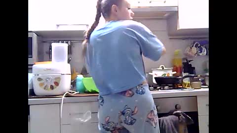 Dorrie Ann online show from January 2025 06:31:01 PM