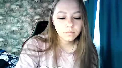 Snapshot of dorrie_ann chatting on June 2026 04:19:01 AM Dorrie Ann online show from June 2026 04:19:01 AM