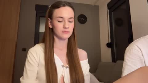 Snapshot of double_sun chatting on September 2025 08:09:01 PM Alice and Mark online show from September 2025 08:09:01 PM