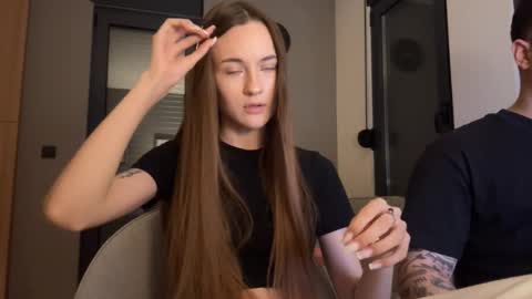 Snapshot of double_sun chatting on September 2025 08:33:02 PM Alice and Mark online show from September 2025 08:33:02 PM