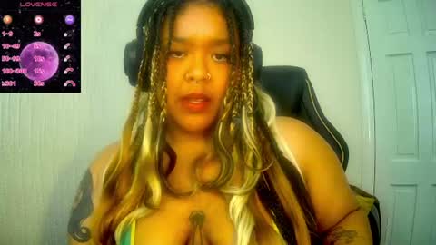 Snapshot of doubleddelirium chatting on June 2026 12:04:02 PM DeeDee online show from June 2026 12:04:02 PM