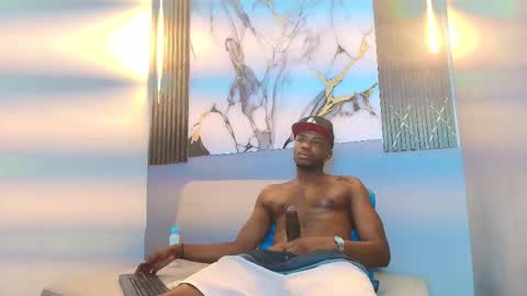 DOUGLAS online show from December 2025 12:05:01 AM