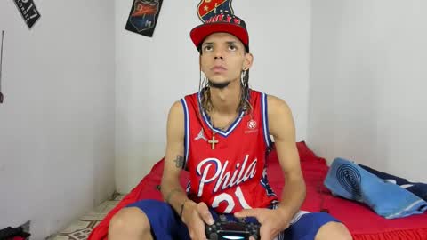 Snapshot of douglas_gallegos chatting on February 2025 11:02:01 PM douglas_gallegos online show from February 2025 11:02:01 PM