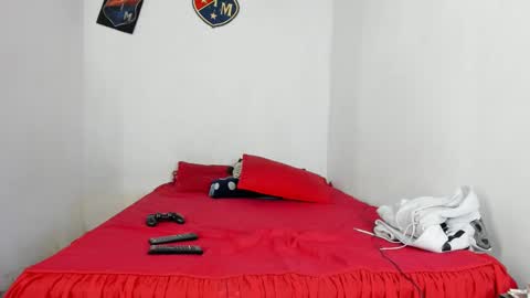 Snapshot of douglas_gallegos chatting on February 2025 11:36:02 PM douglas_gallegos online show from February 2025 11:36:02 PM