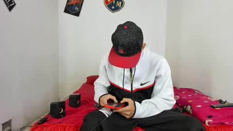 Snapshot of douglas_gallegos chatting on February 2025 02:05:02 AM douglas_gallegos online show from February 2025 02:05:02 AM