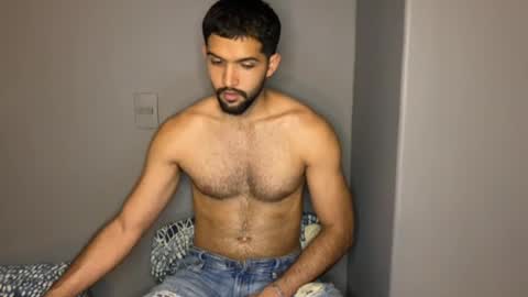 Snapshot of douglasskingjr chatting on February 2025 02:06:01 AM douglasskingjr online show from February 2025 02:06:01 AM