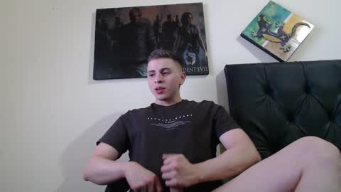 Snapshot of draco_boy2000 chatting on December 2024 07:38:02 PM draco_boy2000 online show from December 2024 07:38:02 PM