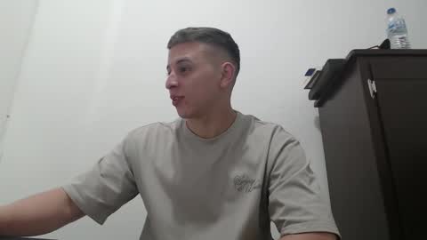 Snapshot of draco_boy2000 chatting on October 2025 09:13:02 PM draco_boy2000 online show from October 2025 09:13:02 PM