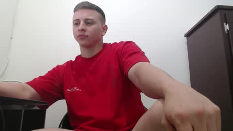 Snapshot of draco_boy2000 chatting on October 2025 11:02:01 PM draco_boy2000 online show from October 2025 11:02:01 PM