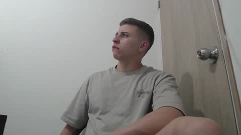 Snapshot of draco_boy2000 chatting on October 2025 09:05:02 PM draco_boy2000 online show from October 2025 09:05:02 PM