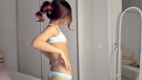 Snapshot of dragon_princesss chatting on December 2024 03:15:02 PM Airi online show from December 2024 03:15:02 PM