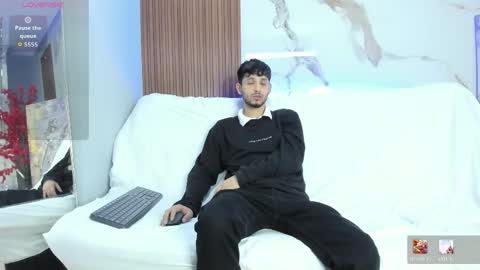 Snapshot of drake_and_zara chatting on June 2026 12:00:02 PM Drake and Zara online show from June 2026 12:00:02 PM